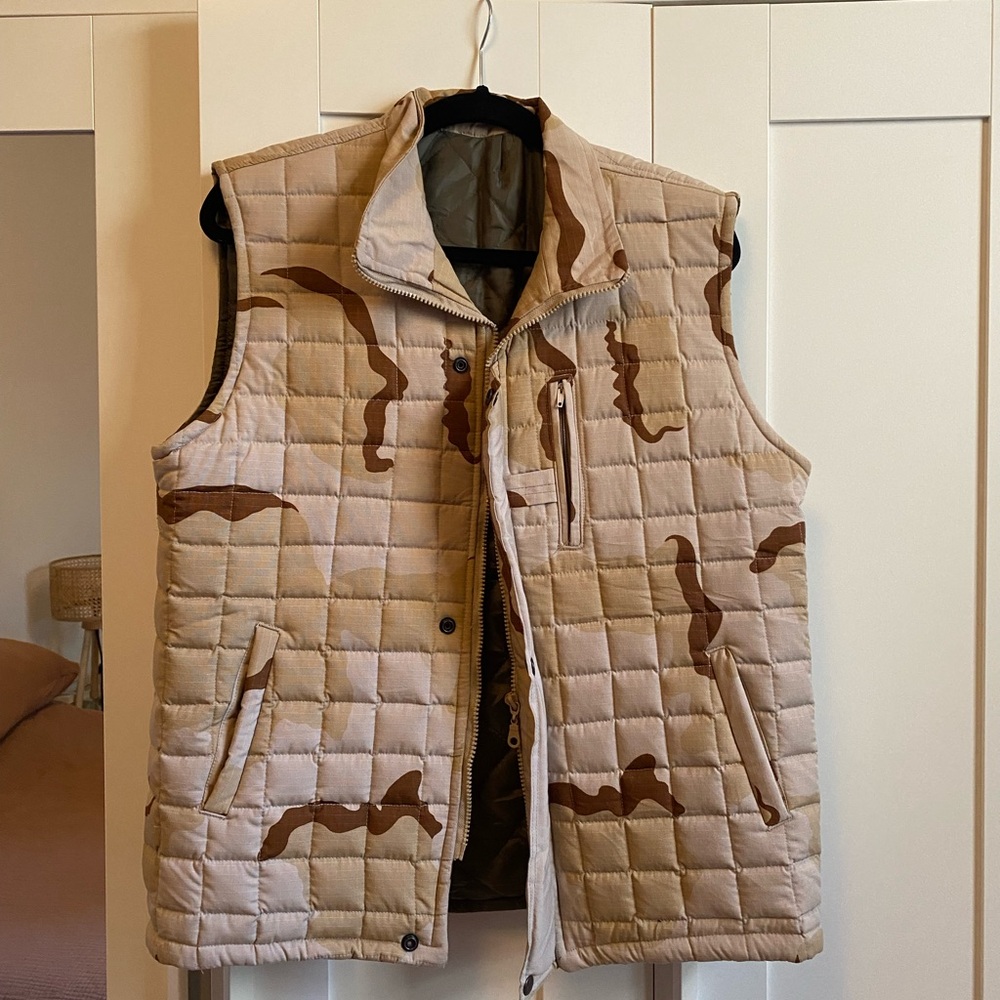 Vintage desert camo padded vest